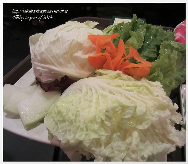 『呷』「北市長安東路」☆ 老四川 巴蜀麻辣燙 ☆不油不膩的麻辣湯頭，涮牛肉最對味