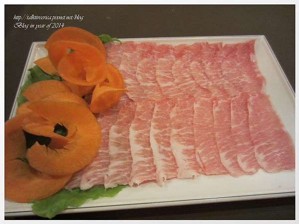 『呷』「北市長安東路」☆ 老四川 巴蜀麻辣燙 ☆不油不膩的麻辣湯頭，涮牛肉最對味