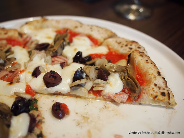PASSIONE 帕希諾窯烤拿坡里披薩專門店：【食記】台北大安-PASSIONE 帕希諾手工窯烤拿坡里披薩專門店 : 餅皮再Q彈點會更好!