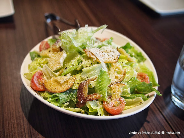 PASSIONE 帕希諾窯烤拿坡里披薩專門店：【食記】台北大安-PASSIONE 帕希諾手工窯烤拿坡里披薩專門店 : 餅皮再Q彈點會更好!