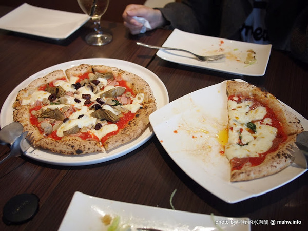 PASSIONE 帕希諾窯烤拿坡里披薩專門店：【食記】台北大安-PASSIONE 帕希諾手工窯烤拿坡里披薩專門店 : 餅皮再Q彈點會更好!