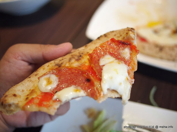 PASSIONE 帕希諾窯烤拿坡里披薩專門店：【食記】台北大安-PASSIONE 帕希諾手工窯烤拿坡里披薩專門店 : 餅皮再Q彈點會更好!