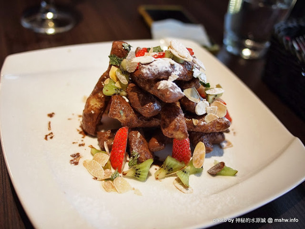 PASSIONE 帕希諾窯烤拿坡里披薩專門店：【食記】台北大安-PASSIONE 帕希諾手工窯烤拿坡里披薩專門店 : 餅皮再Q彈點會更好!