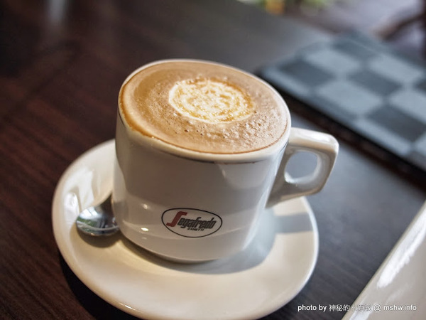 PASSIONE 帕希諾窯烤拿坡里披薩專門店：【食記】台北大安-PASSIONE 帕希諾手工窯烤拿坡里披薩專門店 : 餅皮再Q彈點會更好!