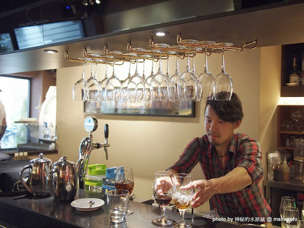 PASSIONE 帕希諾窯烤拿坡里披薩專門店：【食記】台北大安-PASSIONE 帕希諾手工窯烤拿坡里披薩專門店 : 餅皮再Q彈點會更好!