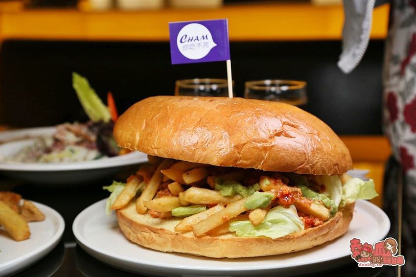 【台南住宿】全台唯一冒險體驗飯店，入住前先來場自由落體吧：趣淘漫旅 - 熱血玩台南。跳躍新世界