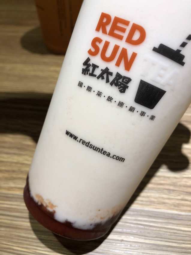 大直,內湖,美麗華,紅太陽,手搖飲,珍珠,蒟蒻,奶茶,黑糖,RED SUN,海尼根,草莓,大湖,特調,黃金比例,一芳,食尚玩家,愛玩客,窩客島