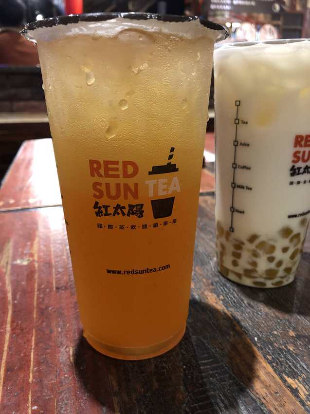 大直,內湖,美麗華,紅太陽,手搖飲,珍珠,蒟蒻,奶茶,黑糖,RED SUN,海尼根,草莓,大湖,特調,黃金比例,一芳,食尚玩家,愛玩客,窩客島