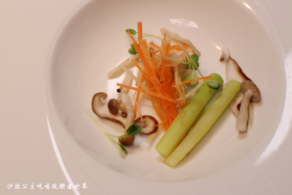 地中海牛排館(歐華酒店):聖誕大餐就吃這個了『地中海牛排館』火雞大餐‧頂級熟成牛排分享禮籃預購中