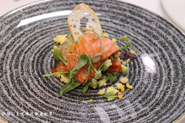 地中海牛排館(歐華酒店):聖誕大餐就吃這個了『地中海牛排館』火雞大餐‧頂級熟成牛排分享禮籃預購中