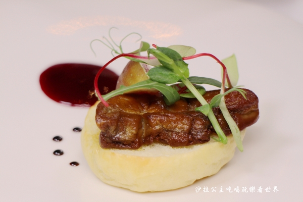 地中海牛排館(歐華酒店):聖誕大餐就吃這個了『地中海牛排館』火雞大餐‧頂級熟成牛排分享禮籃預購中