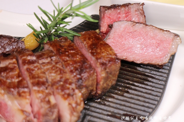 地中海牛排館(歐華酒店):聖誕大餐就吃這個了『地中海牛排館』火雞大餐‧頂級熟成牛排分享禮籃預購中