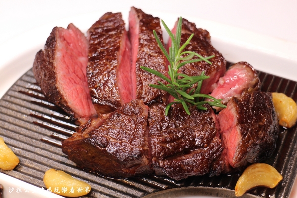 地中海牛排館(歐華酒店):聖誕大餐就吃這個了『地中海牛排館』火雞大餐‧頂級熟成牛排分享禮籃預購中