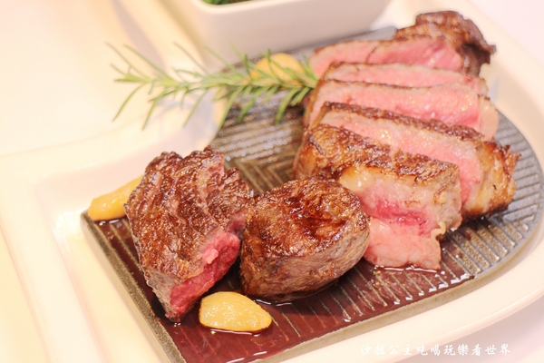 地中海牛排館(歐華酒店):聖誕大餐就吃這個了『地中海牛排館』火雞大餐‧頂級熟成牛排分享禮籃預購中