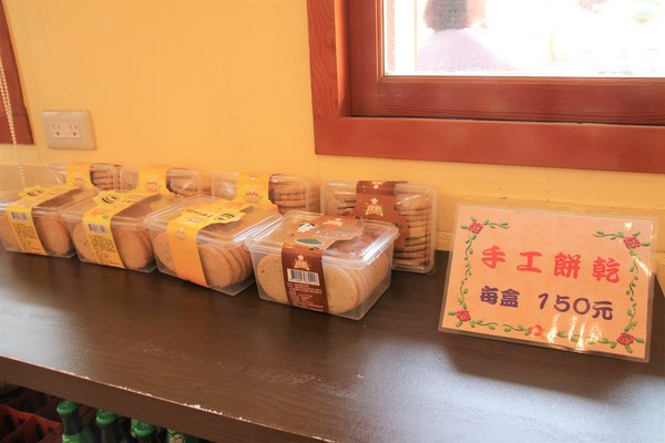 赤腳精靈景觀餐廳:【南投景點】赤腳精靈景觀餐廳,窯烤麵包,休閒露營~情侶約會親子旅遊免費入園