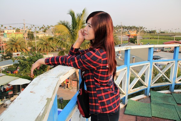 赤腳精靈景觀餐廳:【南投景點】赤腳精靈景觀餐廳,窯烤麵包,休閒露營~情侶約會親子旅遊免費入園