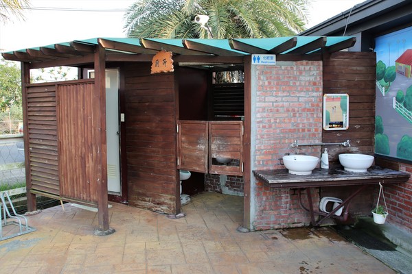 赤腳精靈景觀餐廳:【南投景點】赤腳精靈景觀餐廳,窯烤麵包,休閒露營~情侶約會親子旅遊免費入園