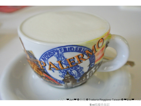 Trattoria Reggiano：【食記】oO。。台北　東區　Trattoria Reggiano Taiwan食品餐廳　大花園　威尼斯花園　小磨菇　小蜜蜂　小飄蟲　提拉米蘇盆栽　超可愛的盆栽花園蛋糕組合，跟著蜜蜂飛舞吧～o○。