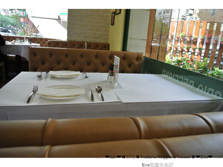 Trattoria Reggiano：【食記】oO。。台北　東區　Trattoria Reggiano Taiwan食品餐廳　大花園　威尼斯花園　小磨菇　小蜜蜂　小飄蟲　提拉米蘇盆栽　超可愛的盆栽花園蛋糕組合，跟著蜜蜂飛舞吧～o○。
