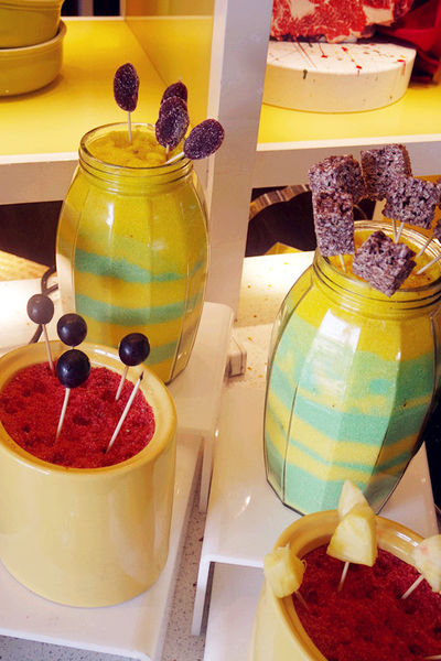 （FoOd台北)♥【W HOTEL】戶外景色優美的the kitchen table西餐廳，超大的遊泳池放鬆區，繽紛玩色活力享瘦下午茶