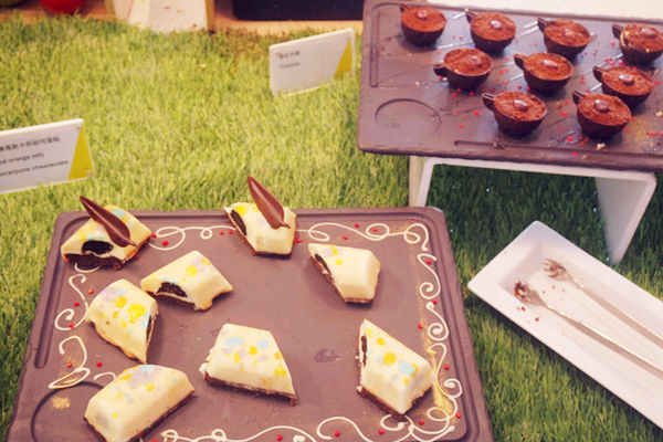 （FoOd台北)♥【W HOTEL】戶外景色優美的the kitchen table西餐廳，超大的遊泳池放鬆區，繽紛玩色活力享瘦下午茶