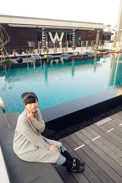 （FoOd台北)♥【W HOTEL】戶外景色優美的the kitchen table西餐廳，超大的遊泳池放鬆區，繽紛玩色活力享瘦下午茶