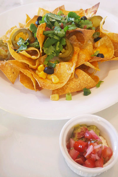 （FoOd台北)♥【W HOTEL】戶外景色優美的the kitchen table西餐廳，超大的遊泳池放鬆區，繽紛玩色活力享瘦下午茶