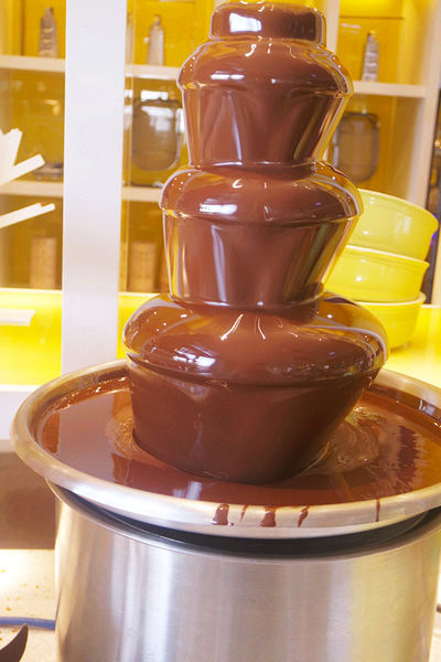 （FoOd台北)♥【W HOTEL】戶外景色優美的the kitchen table西餐廳，超大的遊泳池放鬆區，繽紛玩色活力享瘦下午茶