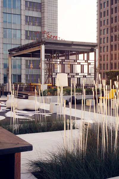 （FoOd台北)♥【W HOTEL】戶外景色優美的the kitchen table西餐廳，超大的遊泳池放鬆區，繽紛玩色活力享瘦下午茶