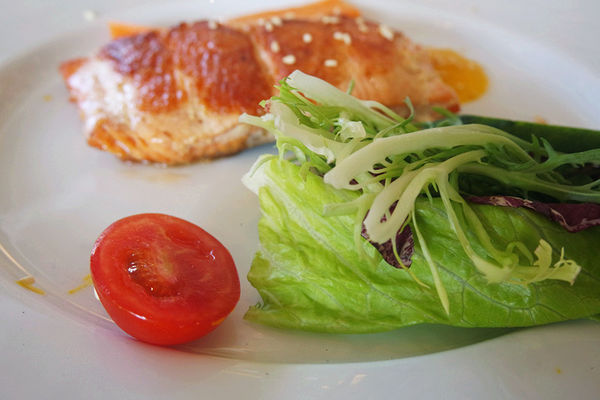 （FoOd台北)♥【W HOTEL】戶外景色優美的the kitchen table西餐廳，超大的遊泳池放鬆區，繽紛玩色活力享瘦下午茶