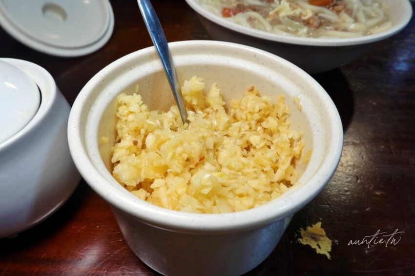 台北市中正區【台北】西門町｜龍記搶鍋麵，小巷裡的隱藏美食，帶有鍋氣香的現炒搶鍋麵