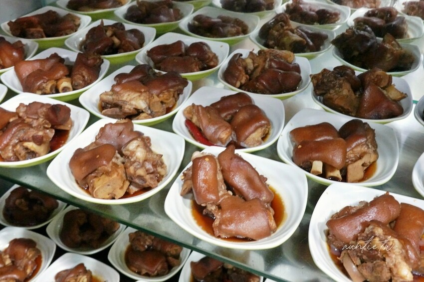 台北市中正區【台北】西門町｜龍記搶鍋麵，小巷裡的隱藏美食，帶有鍋氣香的現炒搶鍋麵