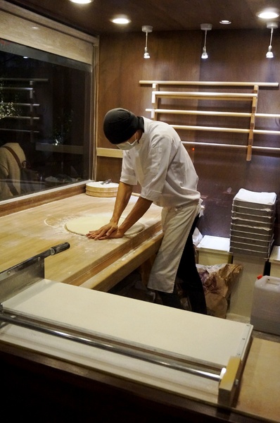 穗科手打烏龍麵(台北忠孝店)：[忠孝敦化] 穗科手打烏龍麵：職人手作精神