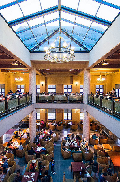 ╠宜蘭╣童話故事城堡在雨中朦朧呈現