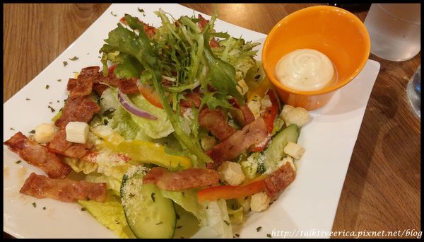 『呷』「信義區ATT4FUN」☆ 艾比特咖啡 ☆ 美味的義大利麵食與甜點