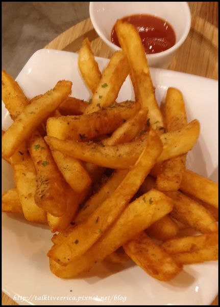 『呷』「信義區ATT4FUN」☆ 艾比特咖啡 ☆ 美味的義大利麵食與甜點