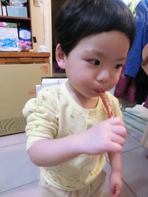 軒記食品台灣肉乾王(中央工廠)：軒記台灣肉乾王搭配咖啡超美味!榮獲2014彰化縣十大伴手禮~還沒吃過他們家招牌蜜汁豬肉乾及原味杏仁脆豬肉乾的朋友還不快來試試!