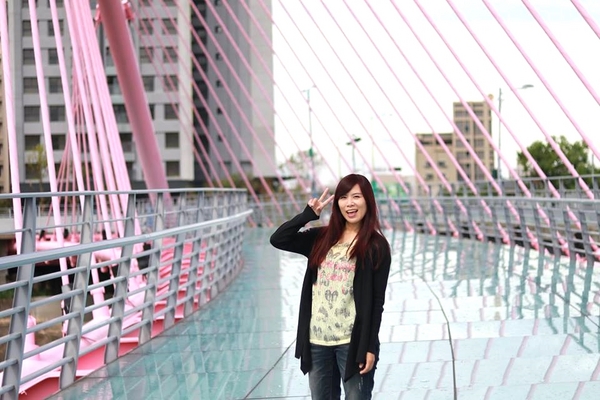 大坑情人橋：【台中景點】台中大坑情人橋-粉紅橋身勾出了我們的少女心好浪漫