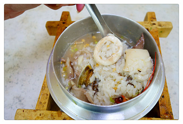 嘉義鮑魚海產粥 ~ 一碗70元.讓你吃到九種好料(延三夜市)- 捷運大橋頭站