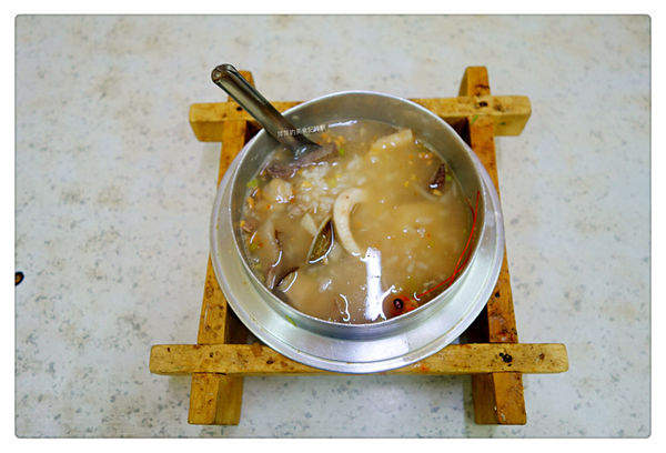 嘉義鮑魚海產粥 ~ 一碗70元.讓你吃到九種好料(延三夜市)- 捷運大橋頭站