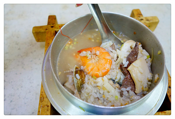 嘉義鮑魚海產粥 ~ 一碗70元.讓你吃到九種好料(延三夜市)- 捷運大橋頭站