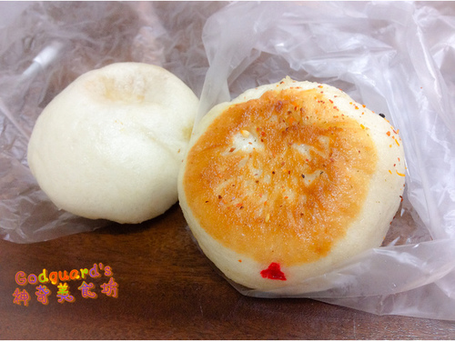 很普通水煎包：(私心推薦)[中原夜市]食尚玩家 浩角翔起共同推薦，遠道而來只為爆漿與牽絲——很普通水煎包