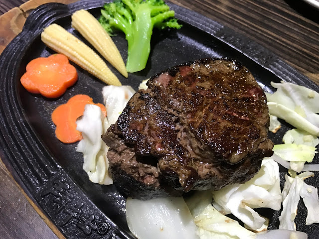 [食記] 新竹 鬥牛士。菲力牛排。紅酒蘑菇牛排CP質頗高!(巨城7F)