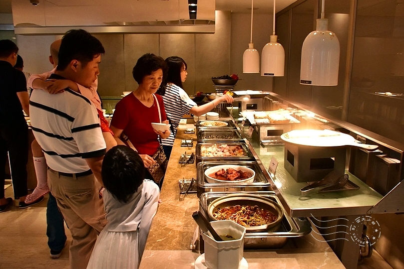 老爺酒店Le Café下午茶：香檳色的吃到飽