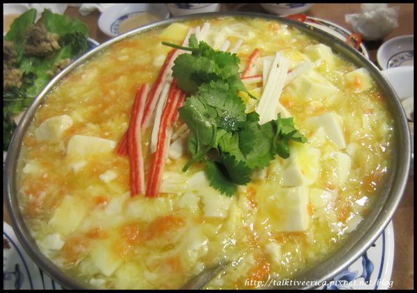 『呷』「捷運小碧潭站」☆ 山東餃子館 ☆ 期待值很高的酸菜白肉鍋