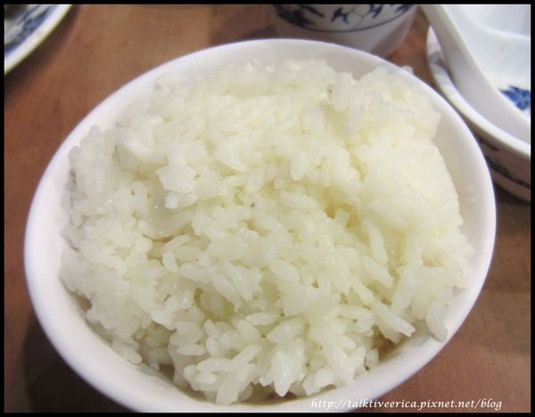 『呷』「捷運小碧潭站」☆ 山東餃子館 ☆ 期待值很高的酸菜白肉鍋