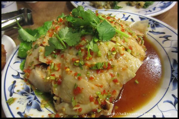 『呷』「捷運小碧潭站」☆ 山東餃子館 ☆ 期待值很高的酸菜白肉鍋