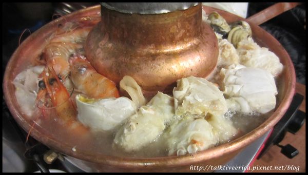 『呷』「捷運小碧潭站」☆ 山東餃子館 ☆ 期待值很高的酸菜白肉鍋