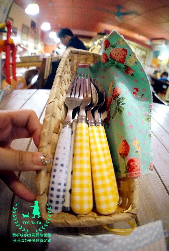 TOT ta-ta 小孩散步_232.jpg