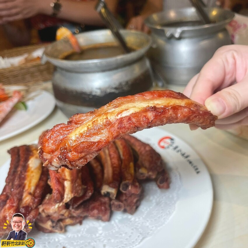 每天新鮮配送活跳跳鮮蝦。各式活蝦、螃蟹、烤魚等海鮮料理